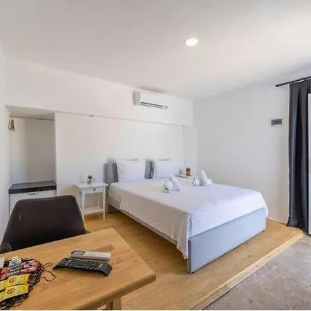 Mucho Boutique * Αλικαρνασσός