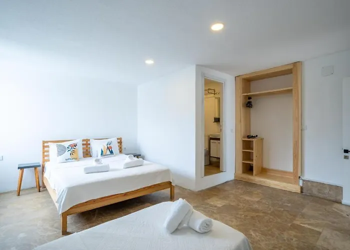 Mucho Boutique Hotell *