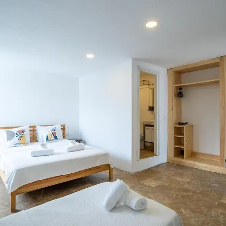 Mucho Boutique מלון *