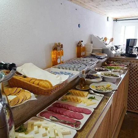 מלון Mucho Boutique