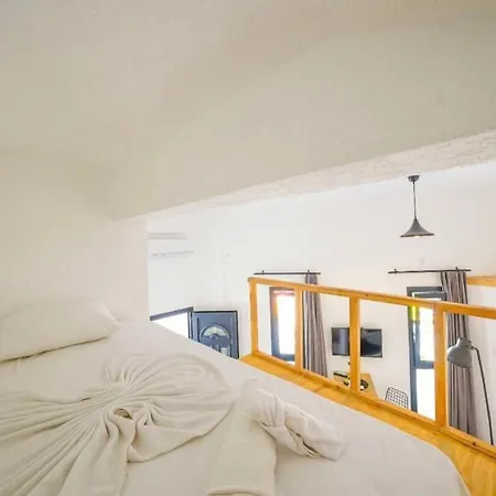 Mucho Boutique Hotell *